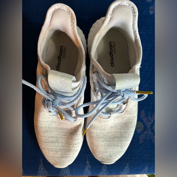Adidas Cloud Foams Women’s 8 •EUC - Picture 8 of 8